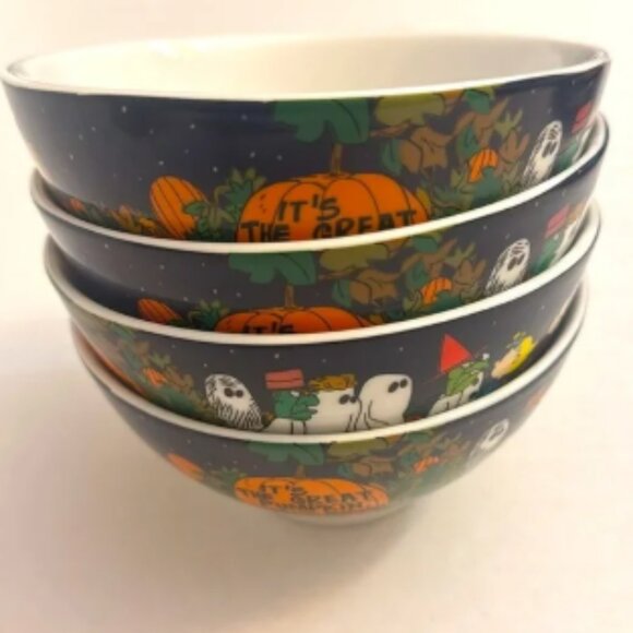 PEANUTS Halloween It's The Great Pumpkin Charlie Brown Set Of 4 Bowls Plates - Picture 1 of 6